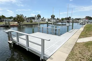 6806 Mount Quincy Dr NE, Saint Petersburg, FL 33702 - Photo 3