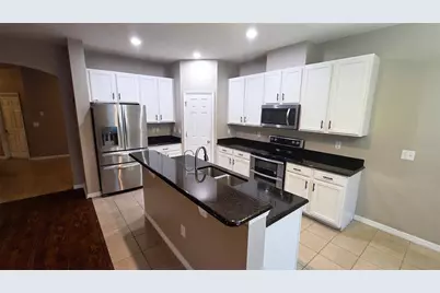10279 Newminster Loop, Ruskin, FL 33573 - Photo 9