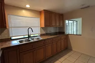 11997 97th Ave, Seminole, FL 33772 - Photo 3