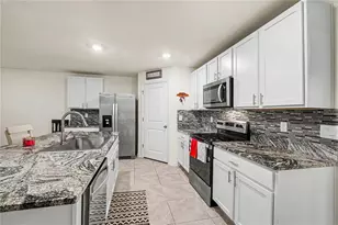 2836 Gumbo Limbo Dr, Wimauma, FL 33598 - Photo 11
