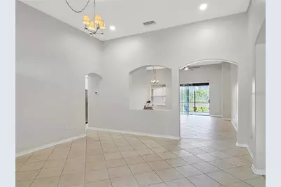 6817 Cromwell Garden Dr, Apollo Beach, FL 33572 - Photo 5