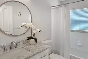 6817 Cromwell Garden Dr, Apollo Beach, FL 33572 - Photo 13