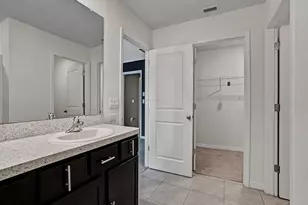 7850 Sail Clover Ln, Zephyrhills, FL 33540 - Photo 17