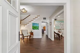 556 21st Ave NE, Saint Petersburg, FL 33704 - Photo 9
