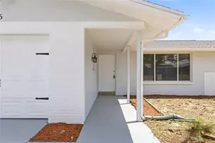 7526 Pineapple Ln, Port Richey, FL 34668 - Photo 5