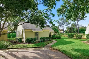 18 Windrush Bay Dr, Tarpon Springs, FL 34689 - Photo 5