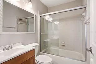 18 Windrush Bay Dr, Tarpon Springs, FL 34689 - Photo 23