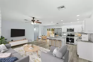 5654 Kiwanis Pl NE, Saint Petersburg, FL 33703 - Photo 5