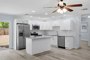 5654 Kiwanis Pl NE, Saint Petersburg, FL 33703 - Photo 7