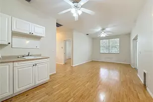 1003 W Outbound Pl, Tampa, FL 33612 - Photo 15