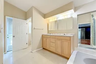 1003 W Outbound Pl, Tampa, FL 33612 - Photo 33