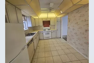 5521 80th Street N #516, Saint Petersburg, FL 33709 - Photo 9