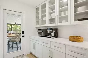 2000 Kansas Ave NE, Saint Petersburg, FL 33703 - Photo 13
