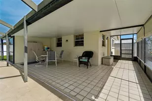 8806 Oak Cir, Tampa, FL 33615 - Photo 39