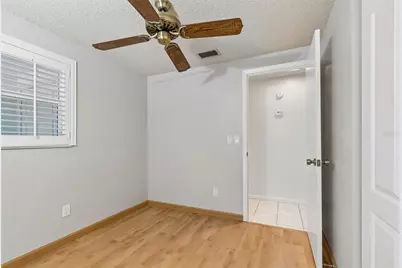8806 Oak Circle, Tampa, FL 33615 - Photo 29