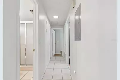 8806 Oak Circle, Tampa, FL 33615 - Photo 23