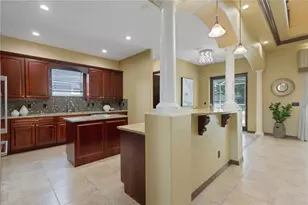 3021 59th Ave S, Saint Petersburg, FL 33712 - Photo 7