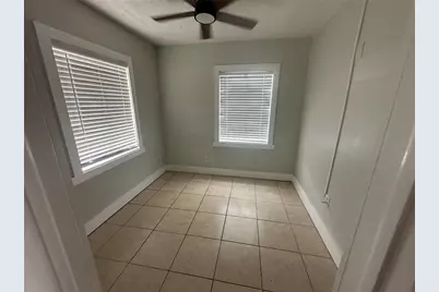 330 20th Avenue S #UPPER, Saint Petersburg, FL 33705 - Photo 7