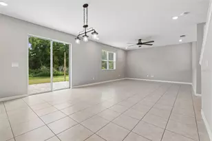 9235 Freedom Hill Dr, Seffner, FL 33584 - Photo 15