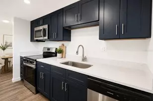 855 N Village Dr N, Saint Petersburg, FL 33716 - Photo 5