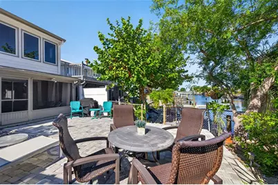 8705 Bay Pointe Drive, Tampa, FL 33615 - Photo 33