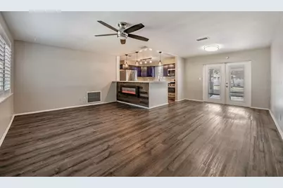 6735 23rd Street N, Saint Petersburg, FL 33702 - Photo 3