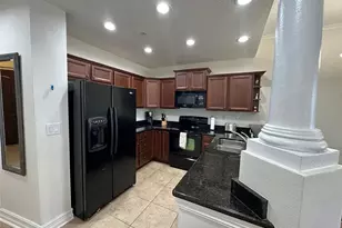 13941 Clubhouse Dr, Tampa, FL 33618 - Photo 5