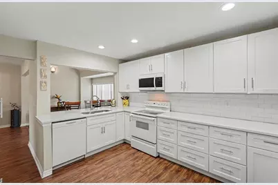 13507 Palmwood Lane #13507, Tampa, FL 33618 - Photo 3