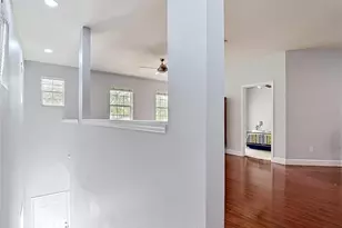 9502 W Park Village Dr, Tampa, FL 33626 - Photo 13