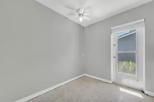 11095 2nd St E, Treasure Island, FL 33706 - Photo 15