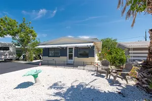 11095 2nd St E, Treasure Island, FL 33706 - Photo 5