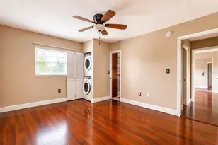 8804 Bay Pointe Dr, Tampa, FL 33615 - Photo 9