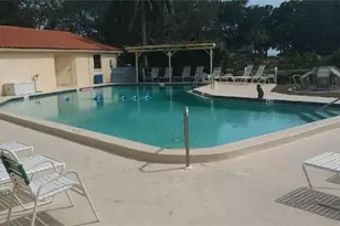 328 Mariner Dr, Tarpon Springs, FL 34689 - Photo 17