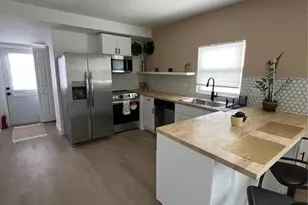3859 9th Ave S, Saint Petersburg, FL 33711 - Photo 7