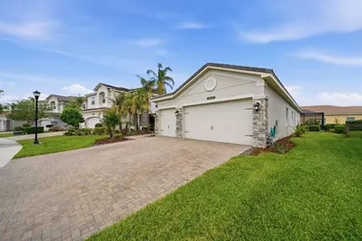 30423 Tristania Court, Wesley Chapel, FL 33543 - Photo 5