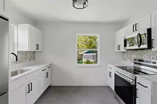 3030 5th St N, Saint Petersburg, FL 33704 - Photo 9