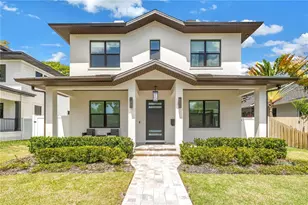 151 17th Ave N, Saint Petersburg, FL 33704 - Photo 1