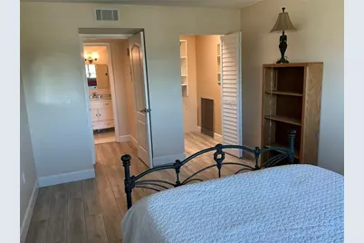 1860 Massachusetts Avenue NE #311, Saint Petersburg, FL 33703 - Photo 9