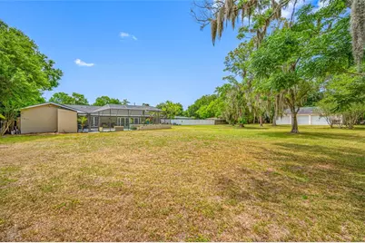 15314 Lake Magdalene Boulevard, Tampa, FL 33618 - Photo 9