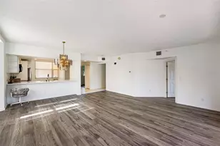 6205 Shoreline Dr, Saint Petersburg, FL 33708 - Photo 5