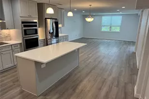 4681 1st St NE, Saint Petersburg, FL 33703 - Photo 3