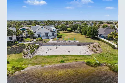 11626 Lake Lucaya Drive, Riverview, FL 33579 - Photo 17