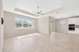 6398 Bradford Woods Dr, Zephyrhills, FL 33542 - Photo 11