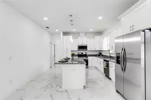 806 W Lowry Ln, Tampa, FL 33604 - Photo 11