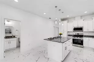 806 W Lowry Ln, Tampa, FL 33604 - Photo 13
