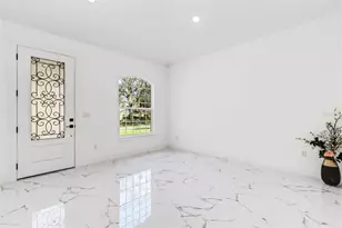 806 W Lowry Ln, Tampa, FL 33604 - Photo 7