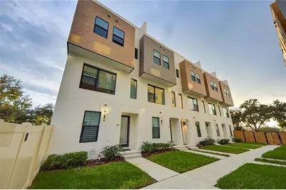 323 15th Street N, Saint Petersburg, FL 33705 - Photo 1
