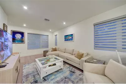 323 15th Street N, Saint Petersburg, FL 33705 - Photo 27