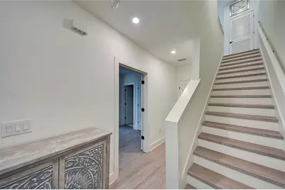323 15th Street N, Saint Petersburg, FL 33705 - Photo 11