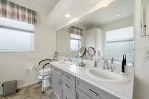 1154 Sarah Ct, Dunedin, FL 34698 - Photo 57